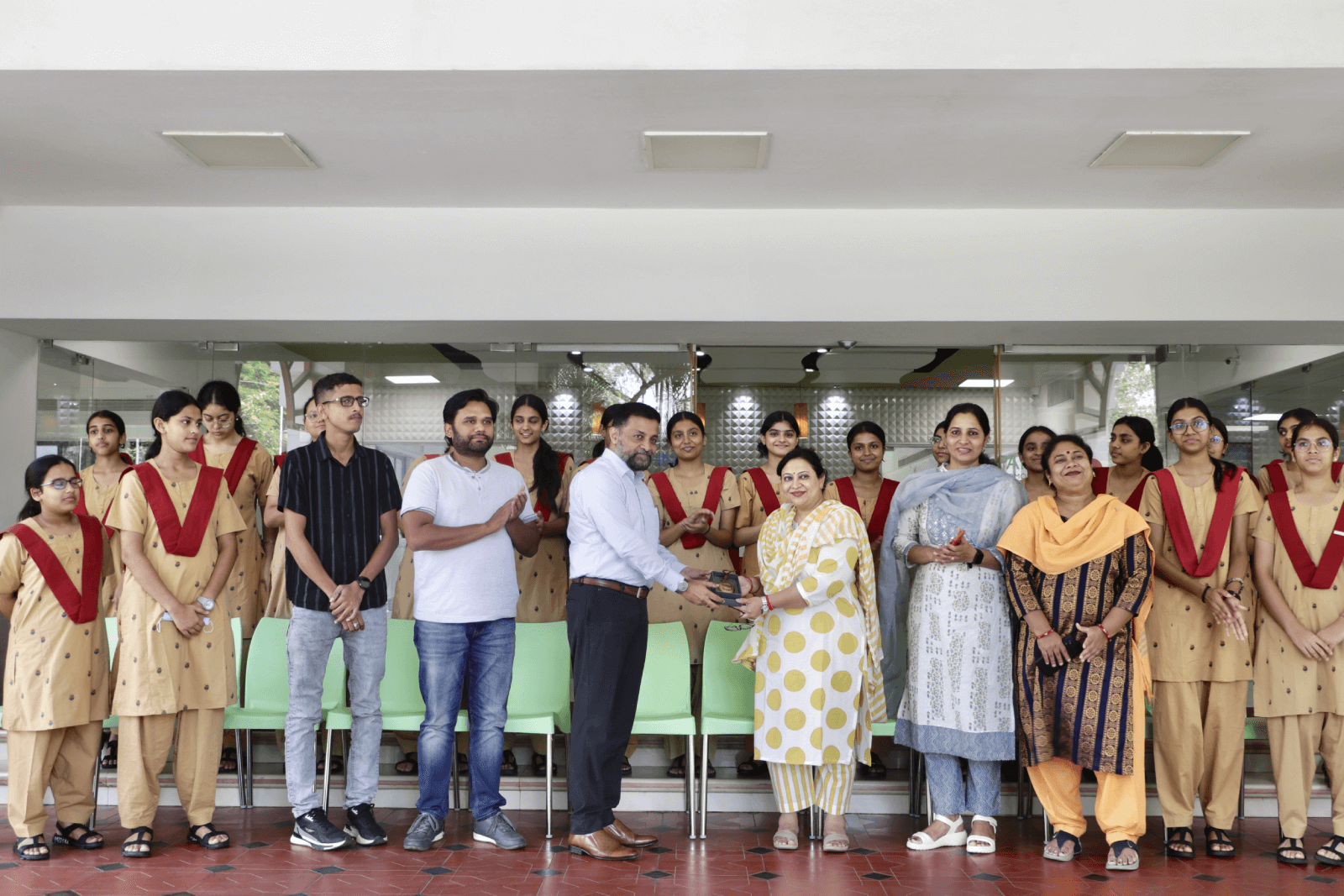 CEO Technopark, Col Sanjeev Nair (Retd) presenting a memento to the staff and students of Mayo College for Girls, Ajmer, Rajasthan.